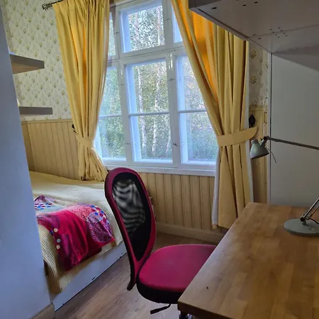 Vahtitupa Tuurin Asemalla , Omakotitalo Laehellae Veljekset Keskistae * Tuuri