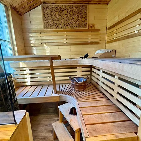 Vahtitupa Tuurin Asemalla , Omakotitalo Laehellae Veljekset Keskistae Tuuri